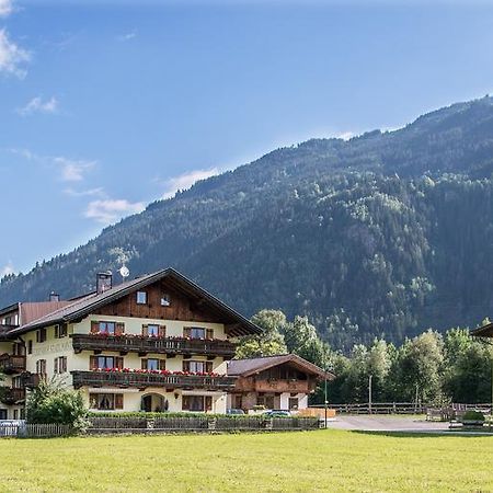 Ferienhof Stadlpoint Bed & Breakfast Ried im Zillertal Exterior photo