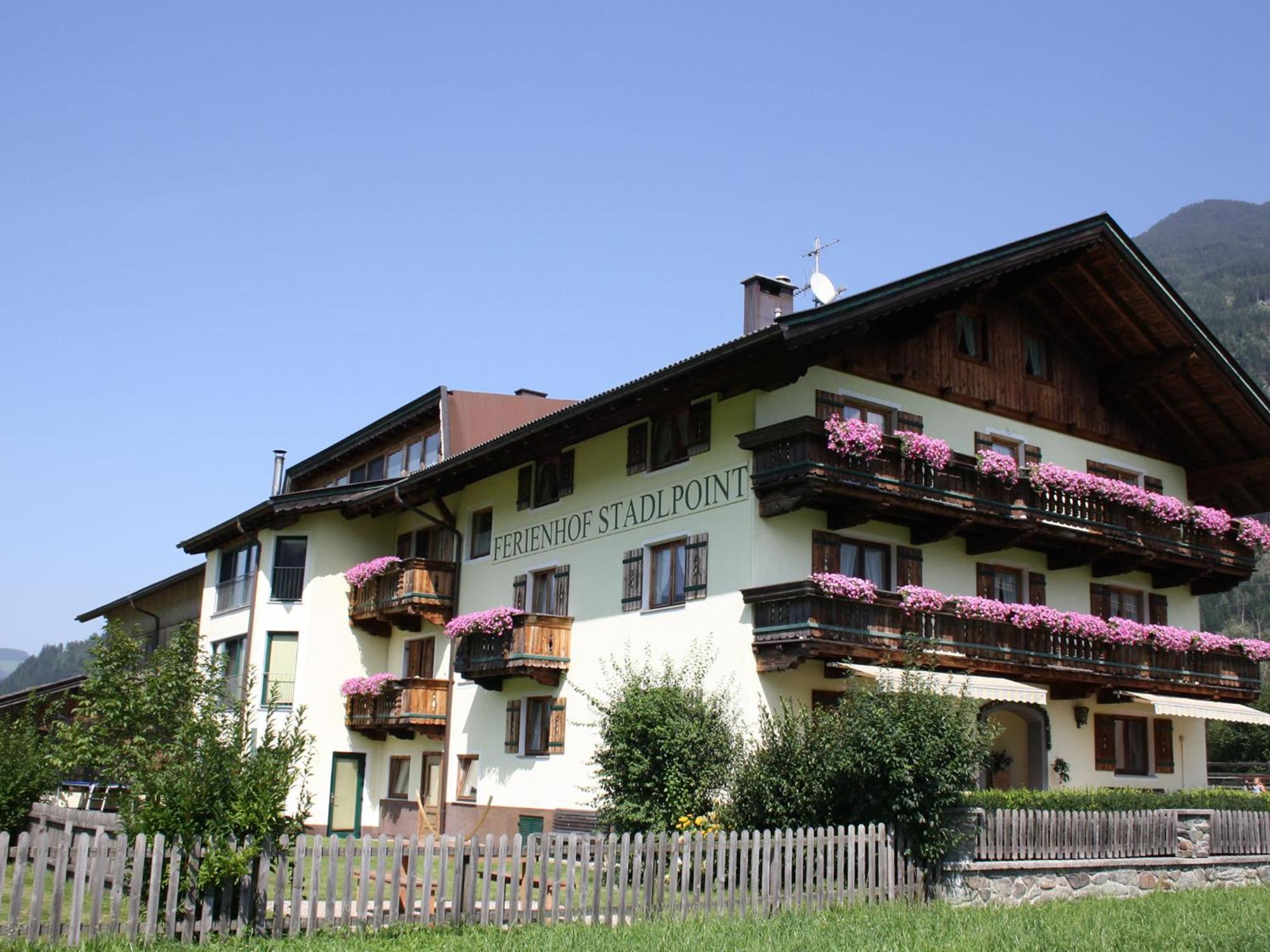 Ferienhof Stadlpoint Bed & Breakfast Ried im Zillertal Exterior photo