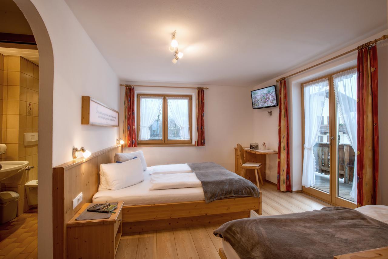 Ferienhof Stadlpoint Bed & Breakfast Ried im Zillertal Exterior photo