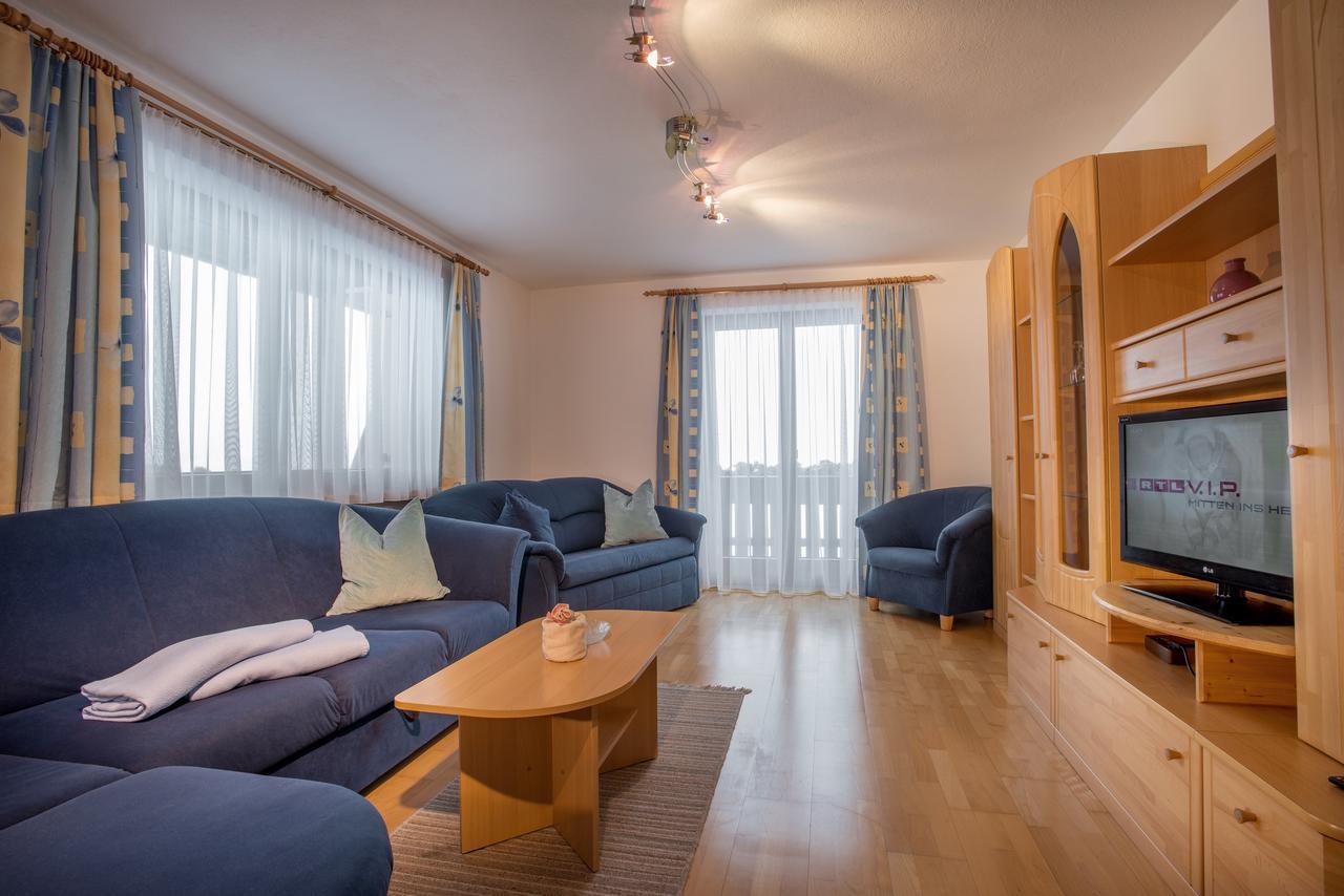 Ferienhof Stadlpoint Ried im Zillertal Room photo