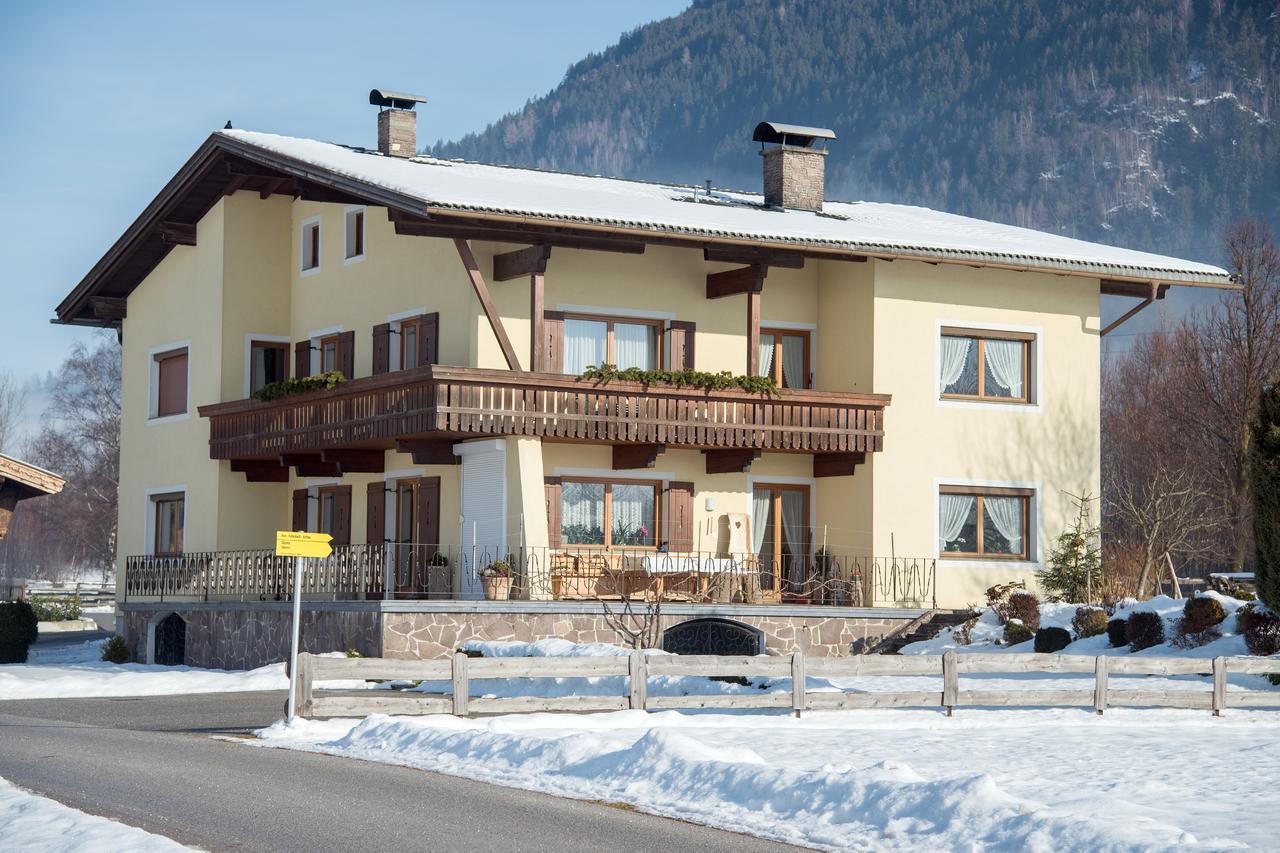 Ferienhof Stadlpoint Bed & Breakfast Ried im Zillertal Exterior photo